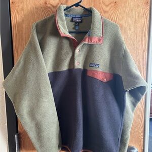 Patagonia Men's Green and Black Fleece Pullover